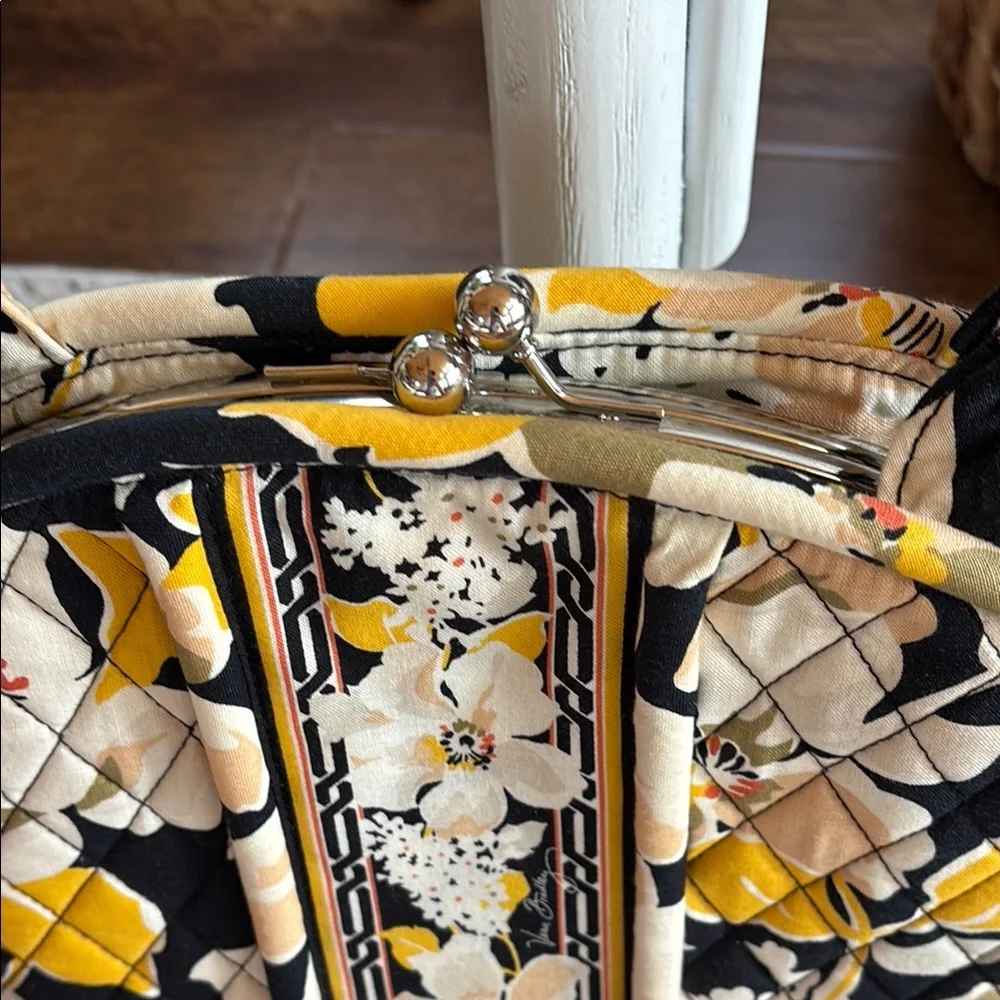 LIKE NEW! Vera Bradley Eloise Kisslock Floral Quilted Handbag - Picture 3 of 12